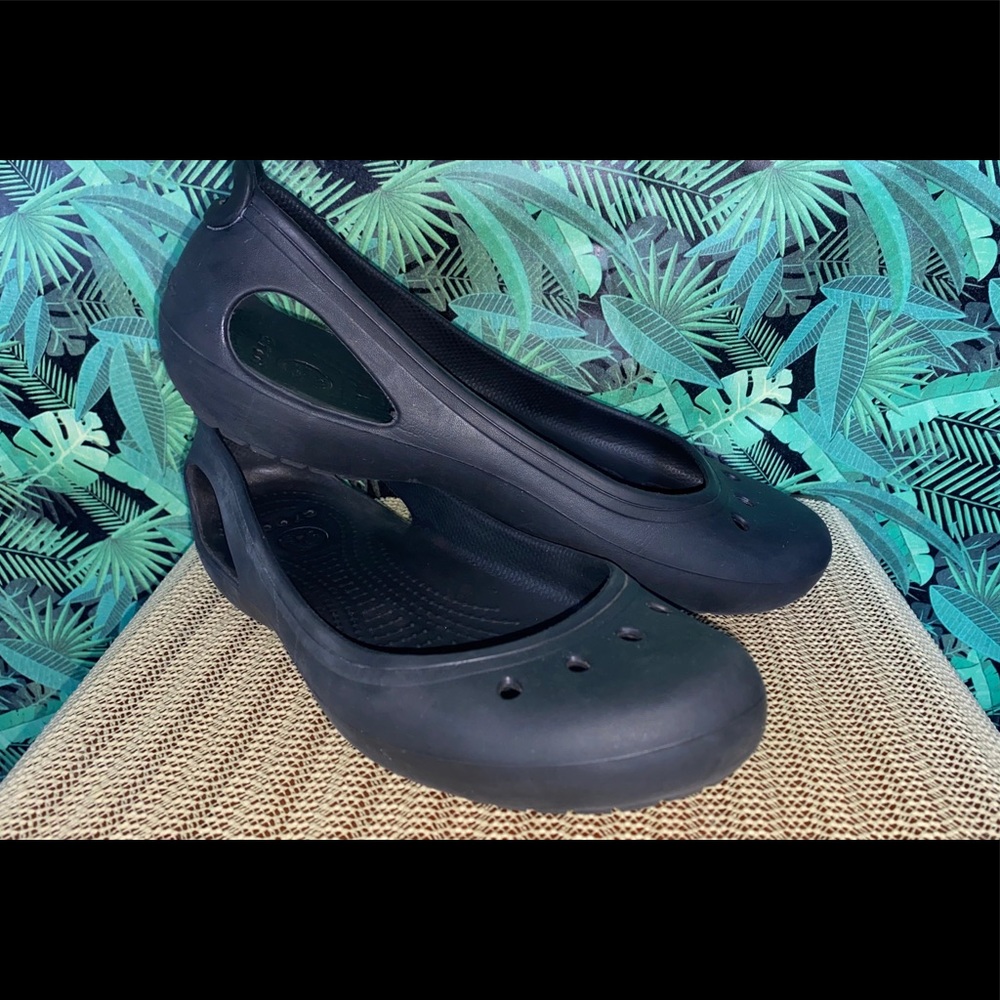 Used Women’s Croc flats